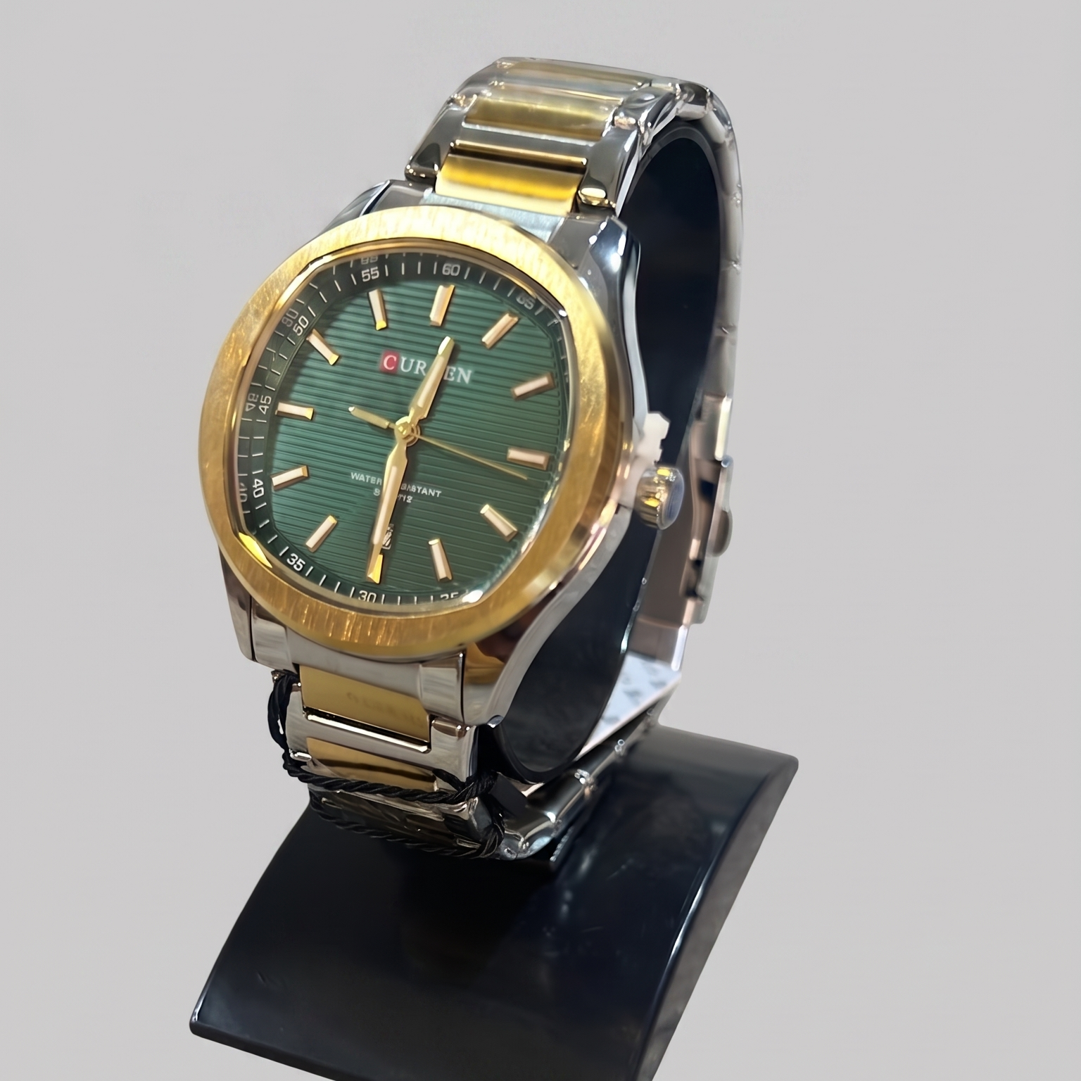 Curren Luxury Two-Tone Quartz Watch – Emerald Green Dial