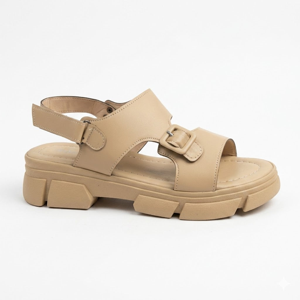 Women's Chunky Platform Sport Sandals with Buckle Detailing – Soft Beige